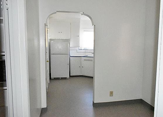 4th image of 1129 Marin St