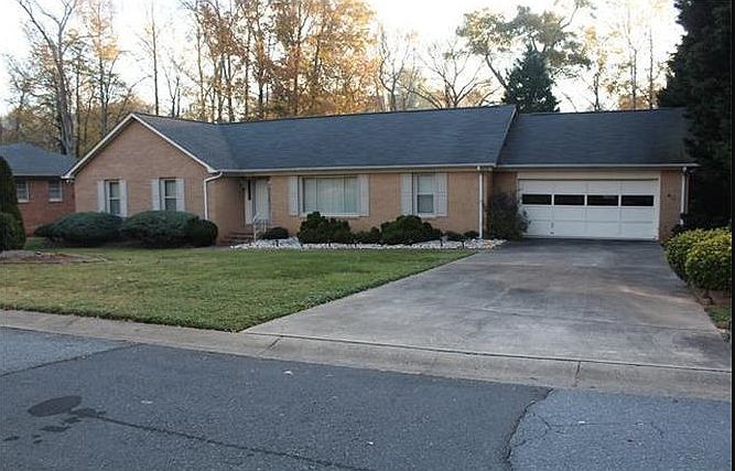 1st image of 4901 Prestwick Ln