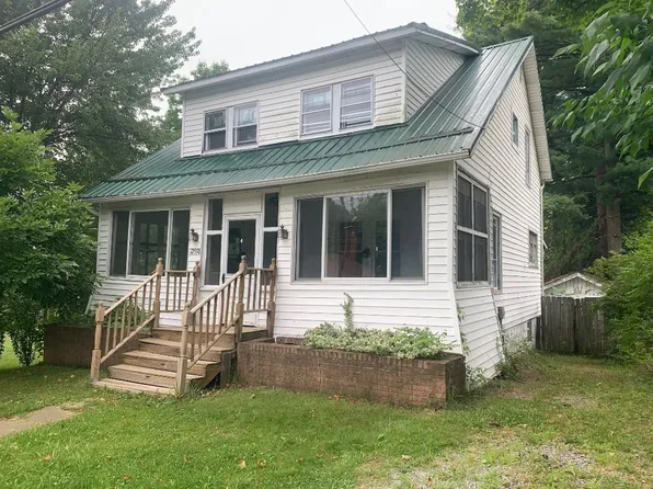 12538 Comstock St, Conneaut Lake, PA 16316