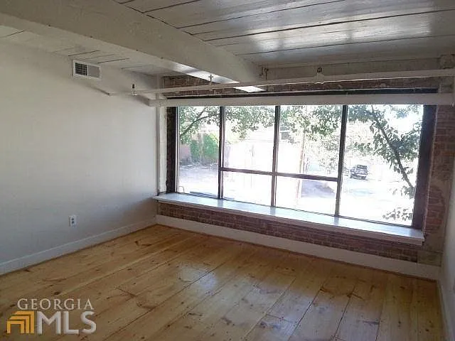 190 Walker St SW #201 — Photo 11