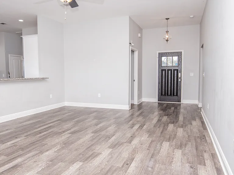 5567 Galaxy Dr — Photo 6