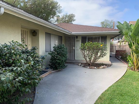 The courtyard leading to the 3203 unit