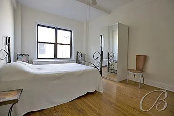 Sold by Bellmarc Realty | media 5