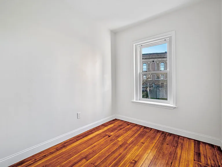305-307 Medford St — Photo 7