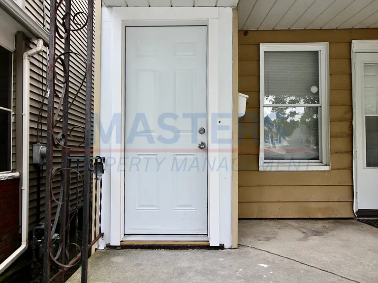2563 Foraker Ave — Photo 2