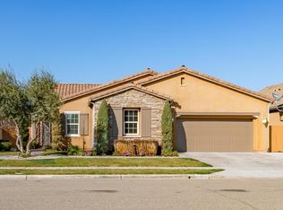6450 W Wrenwood Ln, Fresno, CA