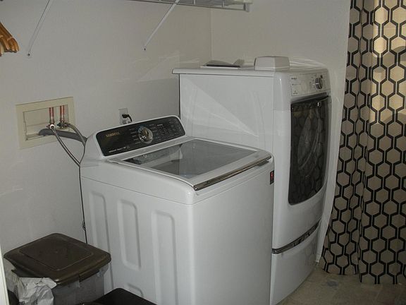 5th image of 13233 Fullerton Dr