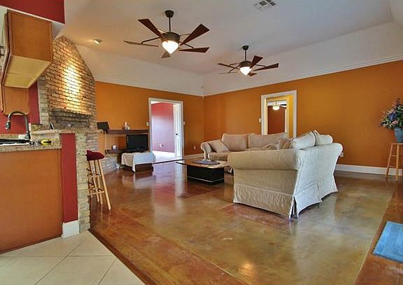 3rd image of 60 Woodlake Blvd