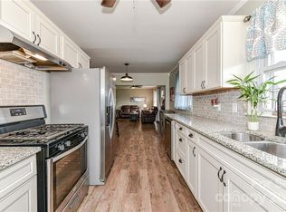 215 Park Rd, Mount Holly, NC 28120