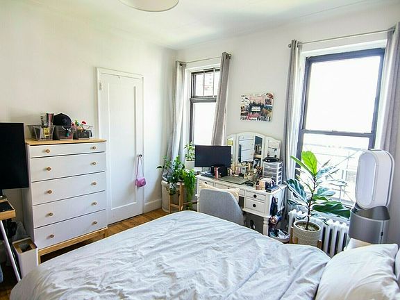 4th image of 212 E 84th St APT 5D