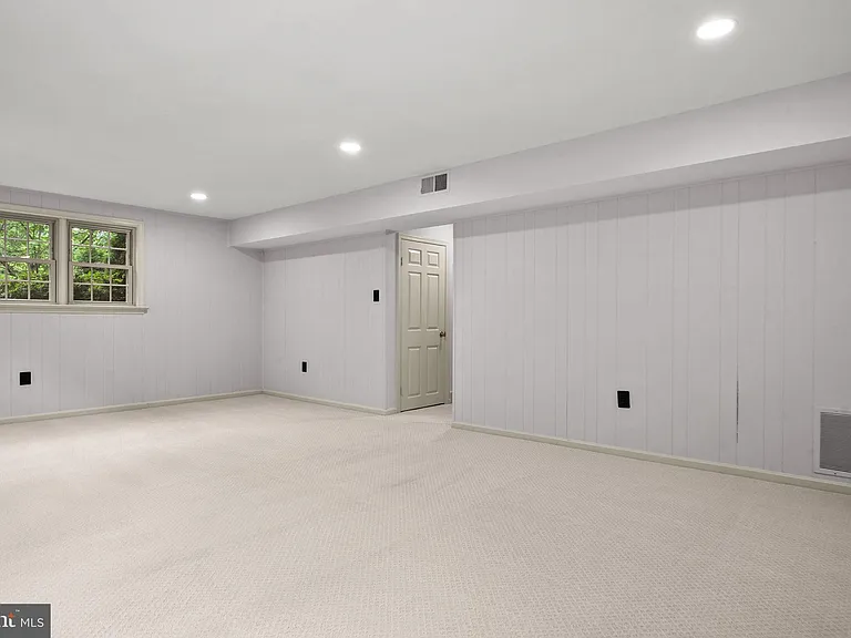 6056 Morgan Ct — Photo 54