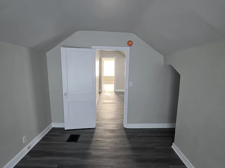 15448 Log Cabin St — Photo 2