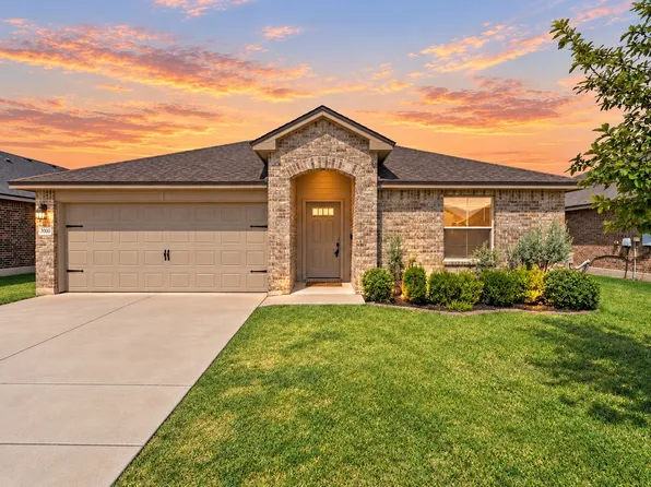 3000 Skinner Dr, Lorena, TX 76655