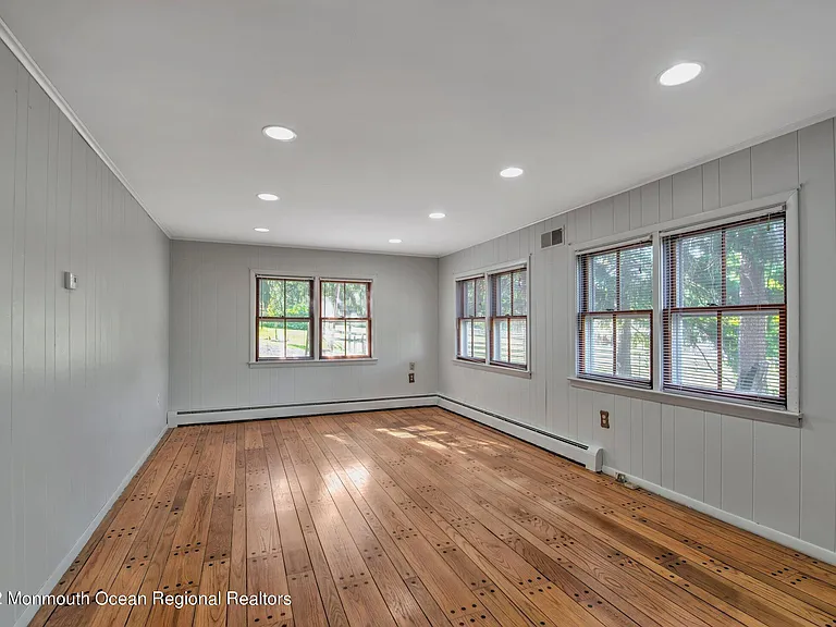 284 Millstone Rd — Photo 34