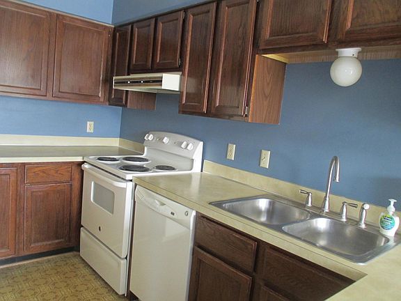 5th image of 2870 Castleford Ct