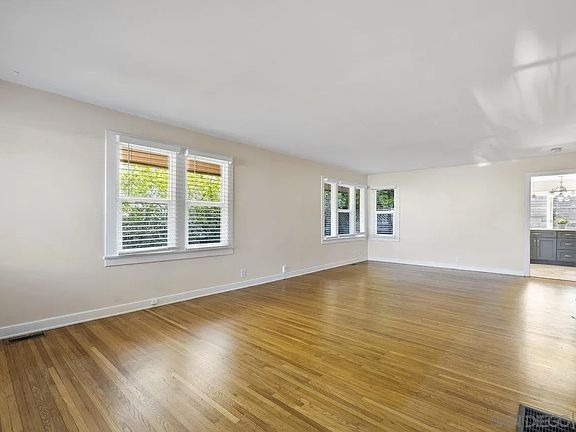 3rd image of 4568-4570 Florida St