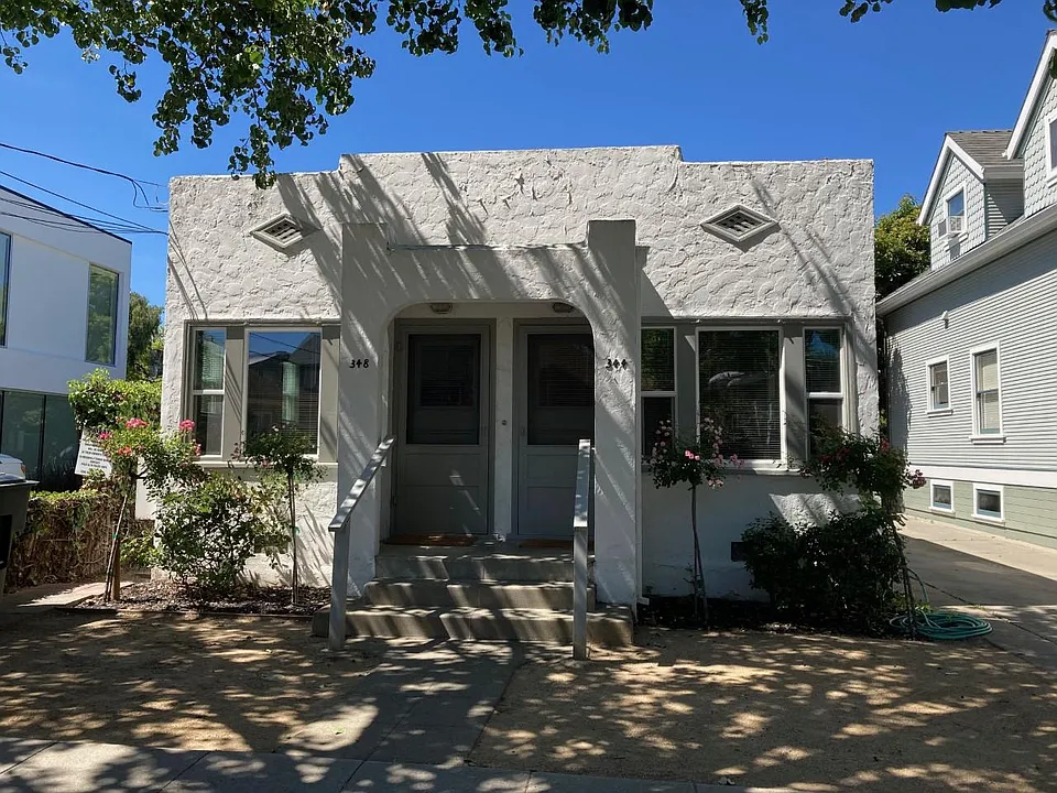 348 Kipling St