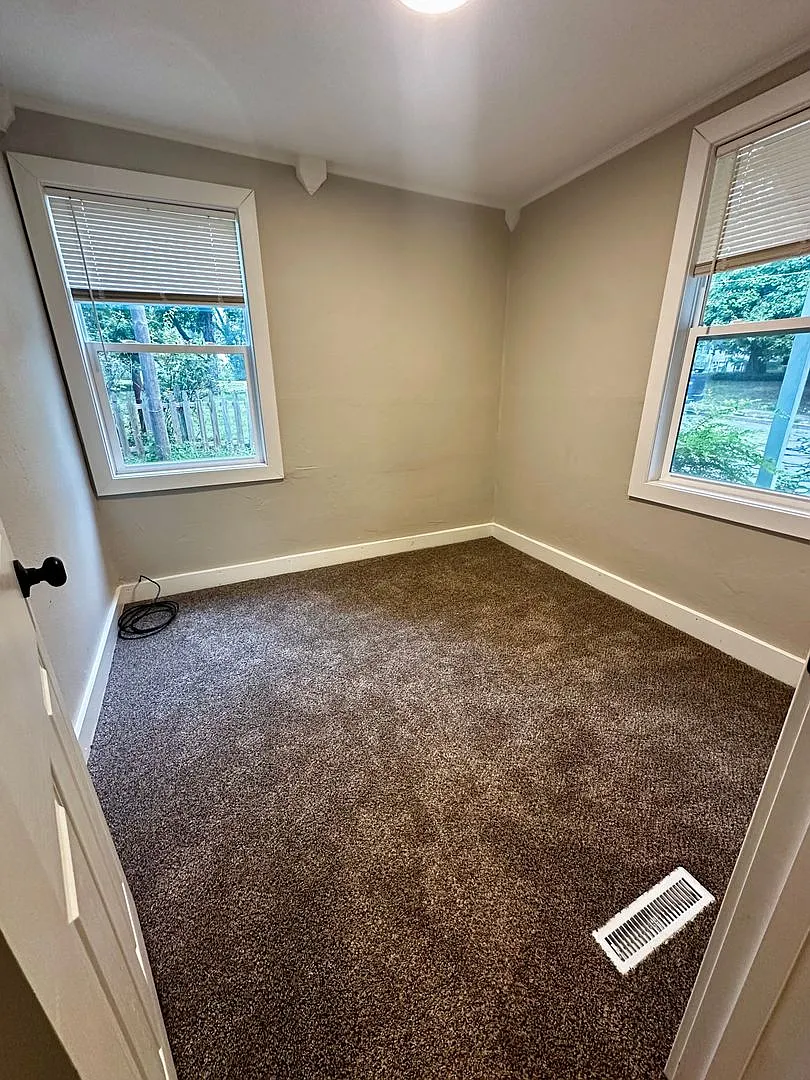 3 Bedroom House in Boonville — Photo 4