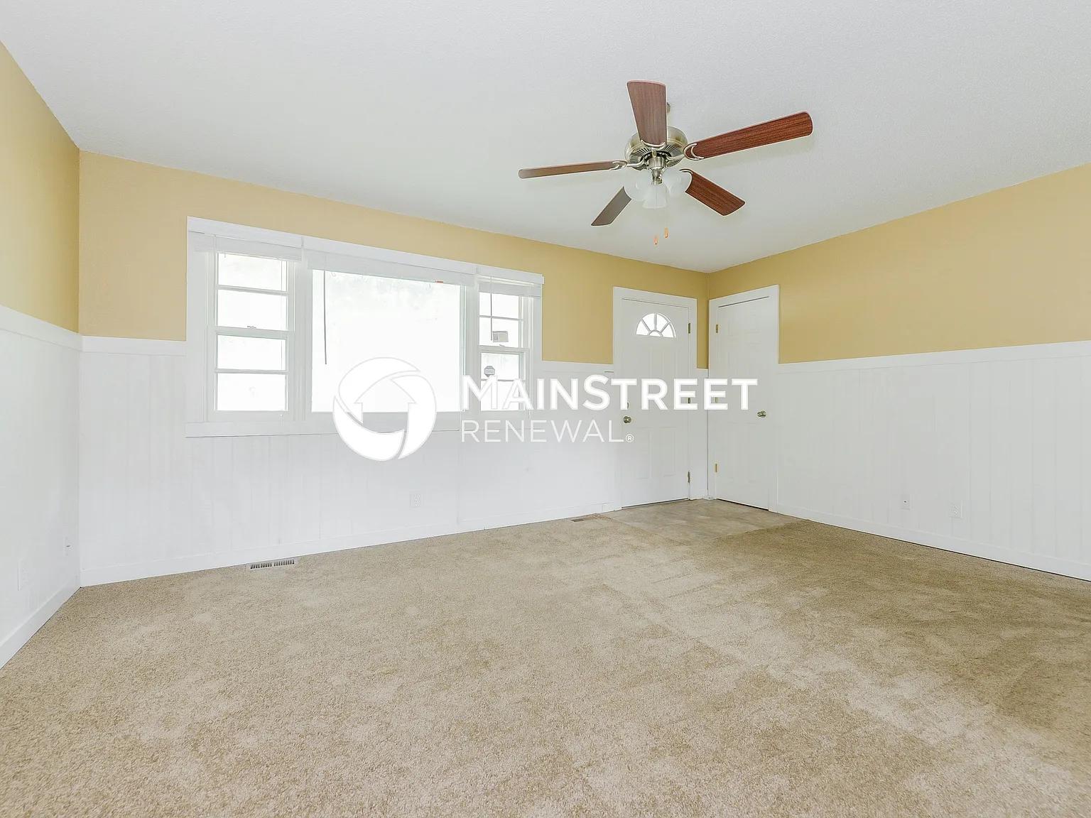 2704 S 16th St — Photo 3