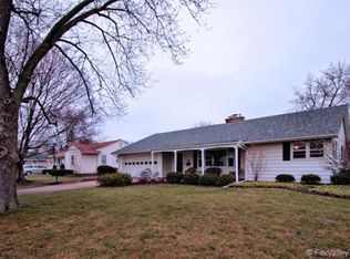 230 S Rosedale Ave, Aurora, IL 60506