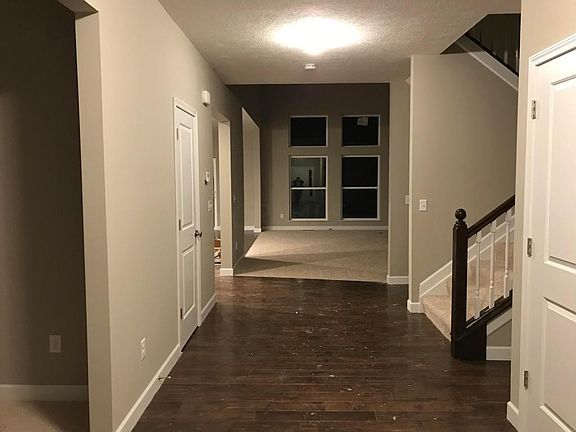3rd image of 9284 Dewitt Dr