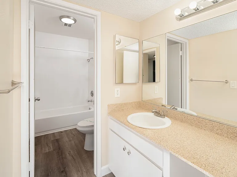 4875 Manzanita Ave #31 — Photo 8