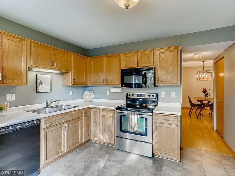 2165 Shenandoah Ct #E — Photo 12
