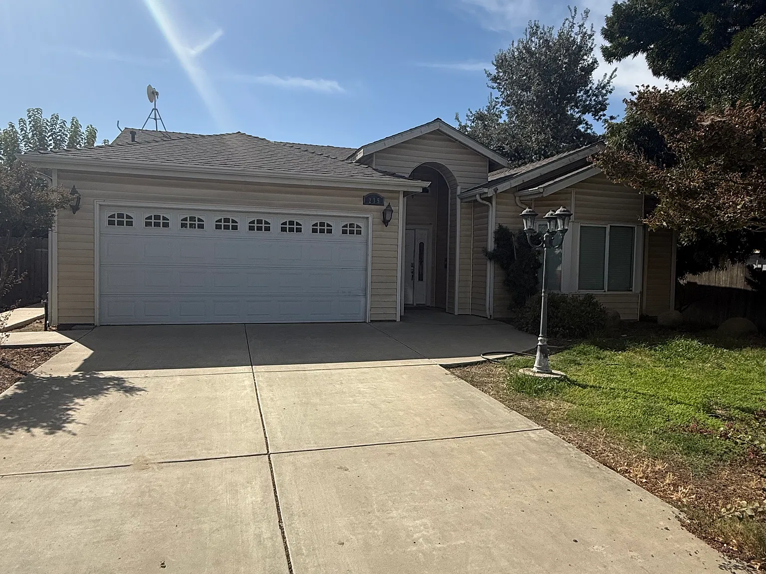 3 bed, 1442 sqft, $1,800 — Photo 1