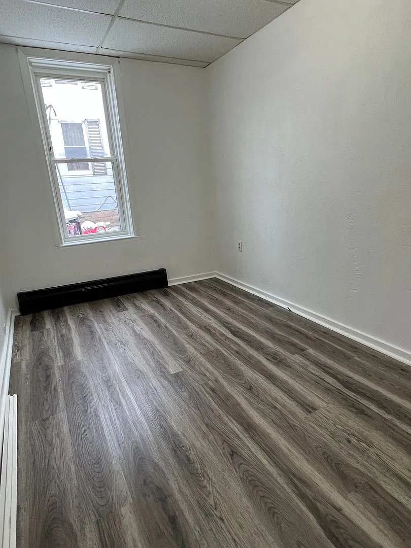 514 W 16th St — Photo 4