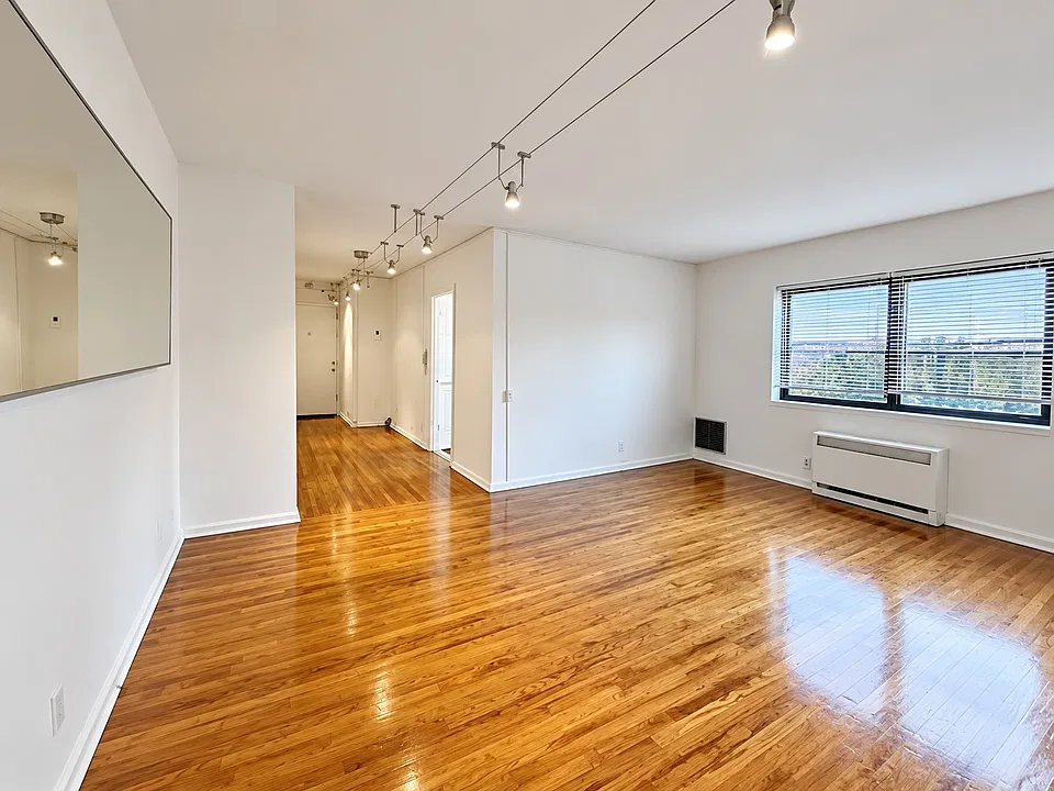 401 Park Pl #1F