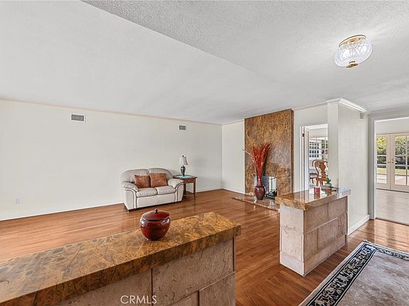 4th image of 912 Bonnie Way