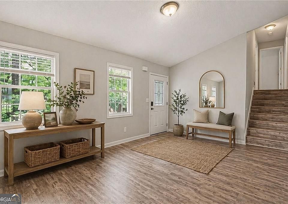 1st image of 105 Betty Ln