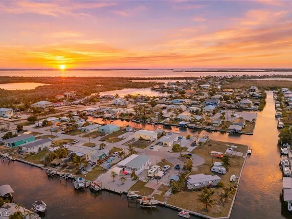 2705 Patterson Ct, Saint James City, FL 33956
