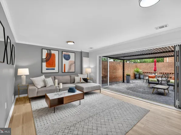 612 4th Pl SW, Washington, DC 20024