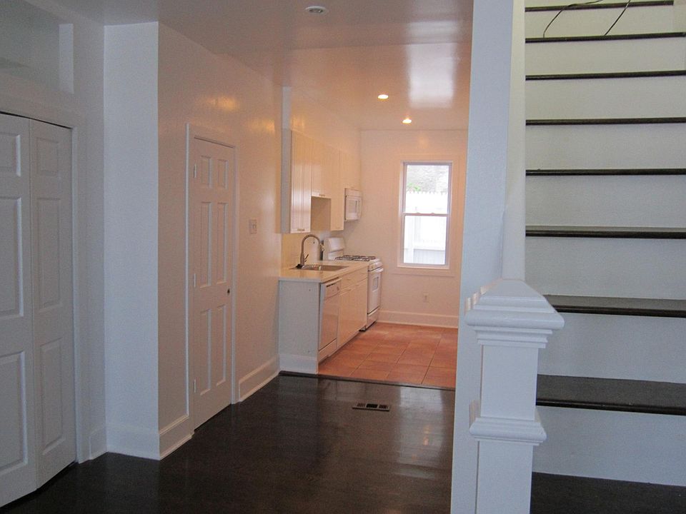1st image of 137 E Stafford St