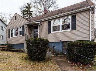 194 Forest Rd, West Haven, CT 06516