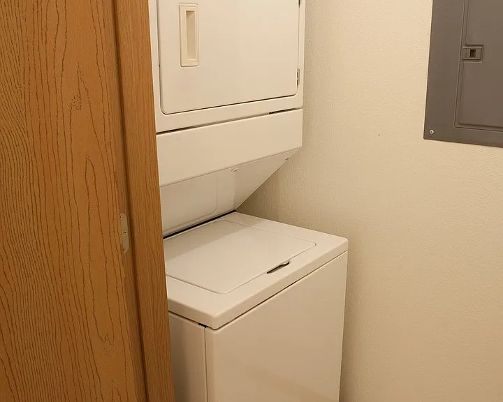 Hollow Creek IV Apartments — Photo 18
