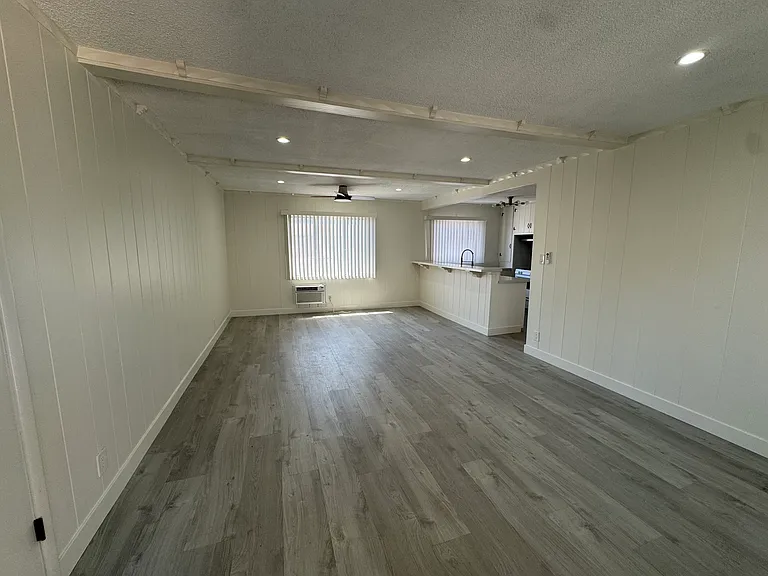 15461 Moorpark St #6 — Photo 4