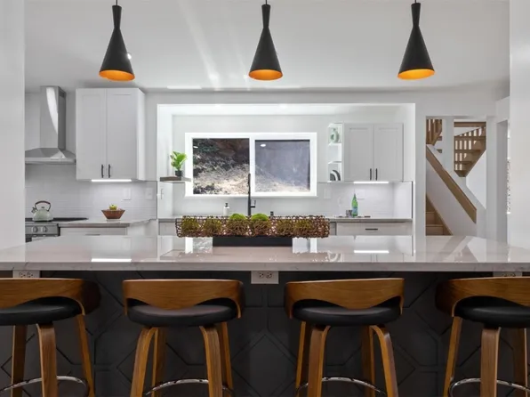 5847 Haleola St, Honolulu, HI 96821