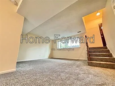 1359 Dix Dr #B — Photo 5