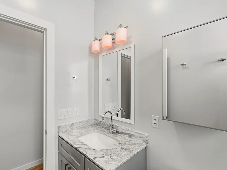 2581 Post St #4 — Photo 11