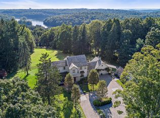 16 Whippoorwill Rd, Armonk, NY 10504