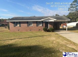 423 E Country Club Rd, Dillon, SC 29536