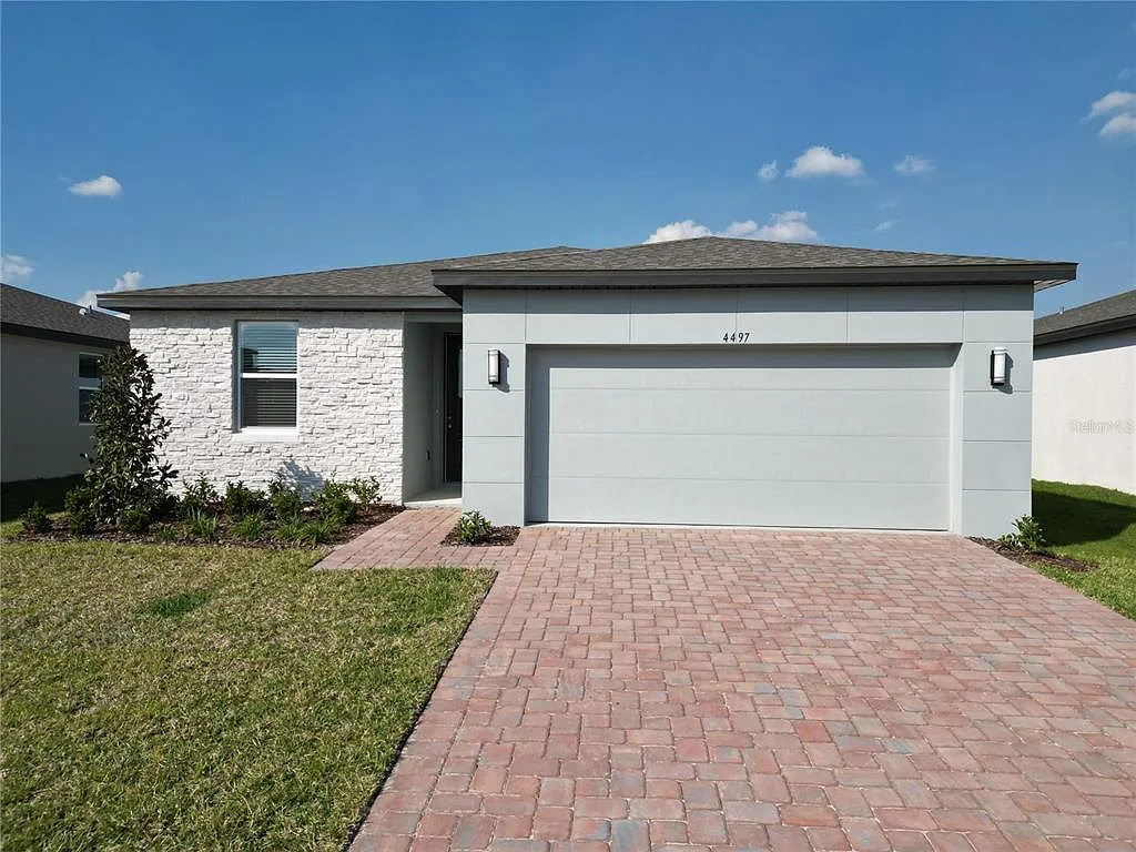 3 bed, 2.0 bath, 1680 sqft, $2,300 — Photo 1