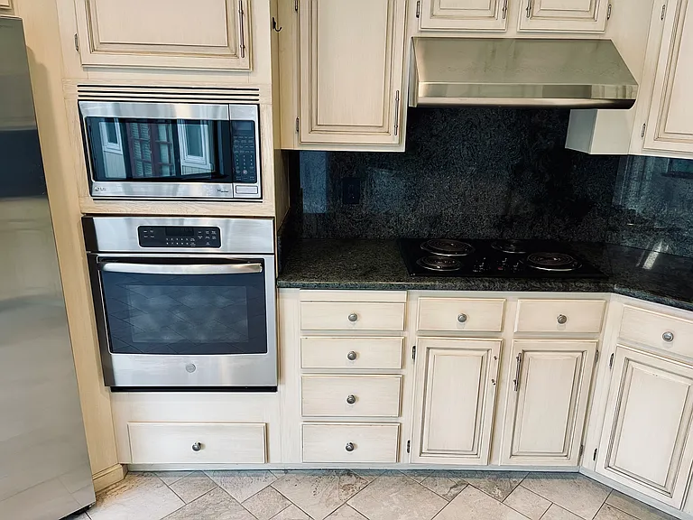 2 Greenbrier Ct — Photo 11
