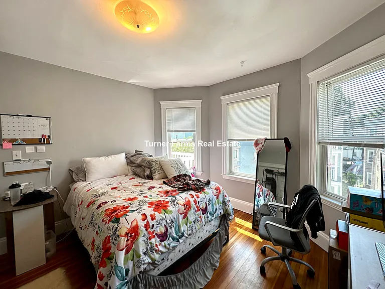9 Taft St #3B — Photo 8