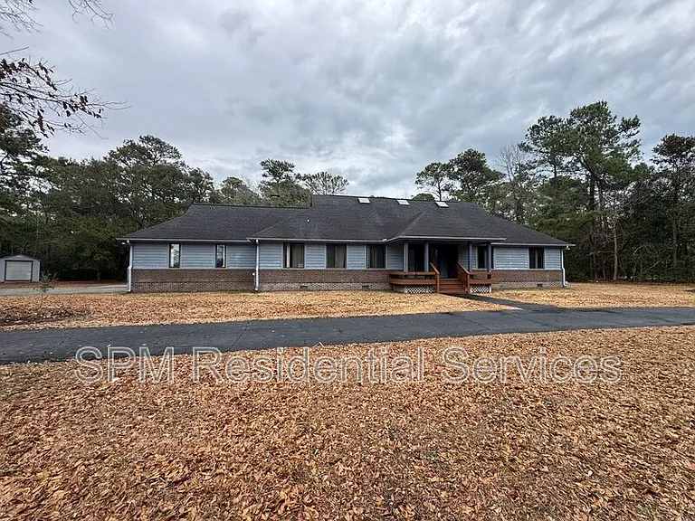513 Edgewater Club Rd — Photo 3
