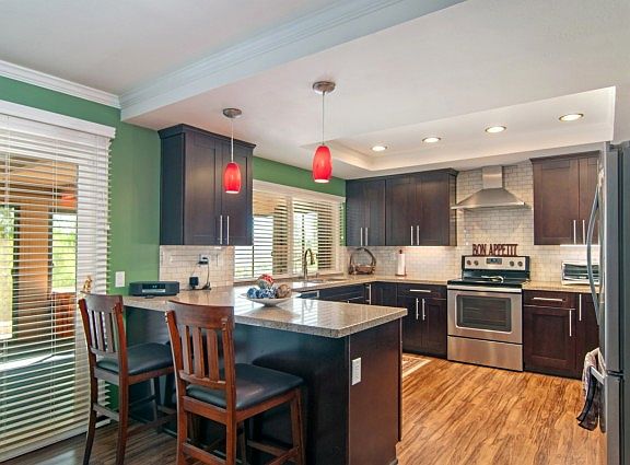 4th image of 221 Dewane Dr
