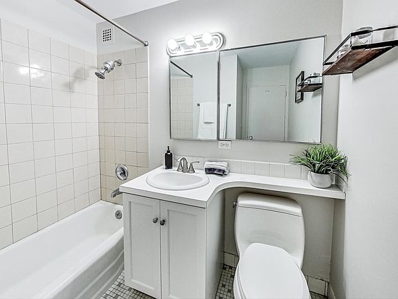 5th image of 1460 N Sandburg Ter APT 308A