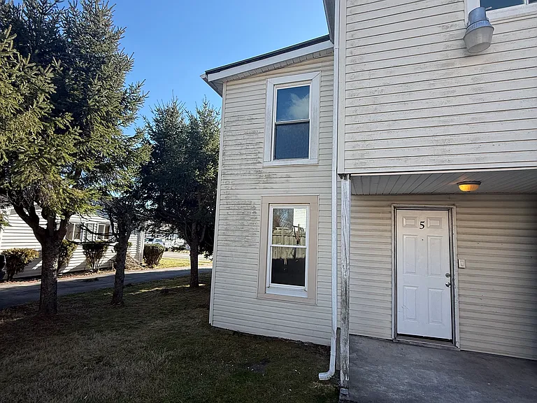 108 Highland Ave #5 — Photo 10